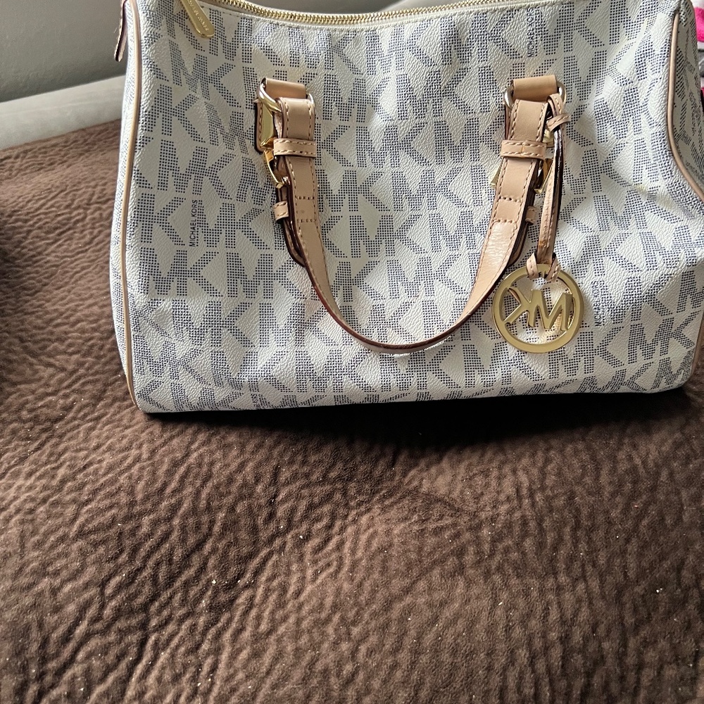 Micheal kors purse & wallet